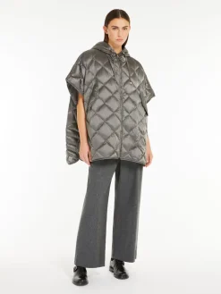 Cape with hood in water-repellent canvas