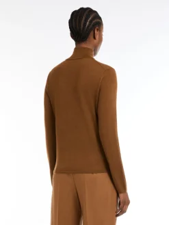 Cashmere polo-neck jumper