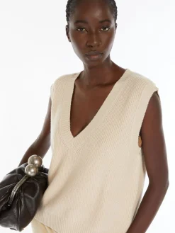 Cashmere yarn gilet