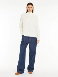 Cashmere yarn polo-neck sweater