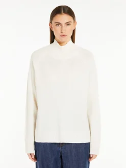 Cashmere yarn polo-neck sweater