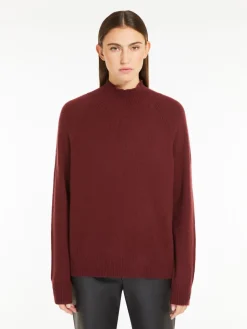 Cashmere yarn polo-neck sweater