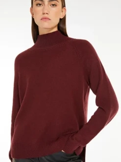 Cashmere yarn polo-neck sweater