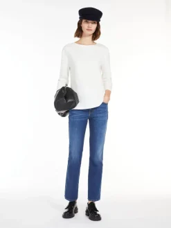 Comfortable denim cropped jeans