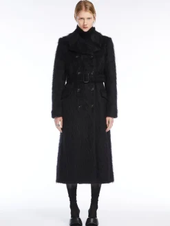 Double-breasted coat in long-pile fabric