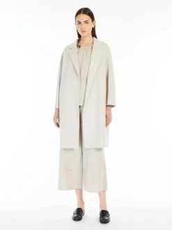 Double-faced short wool coat