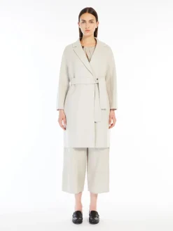 Double-faced short wool coat