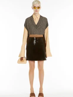 Flared low-rise skirt