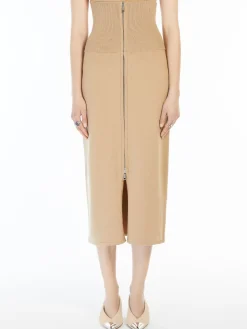 High-waisted knit skirt