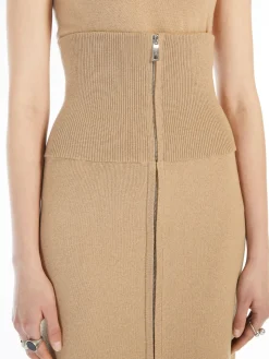 High-waisted knit skirt