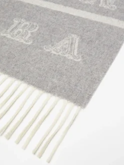Jacquard cashmere stole