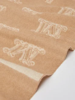 Jacquard cashmere stole