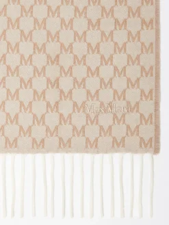 Jacquard wool stole