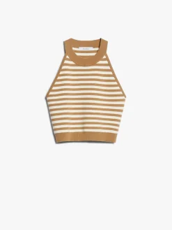 Jacquard yarn top