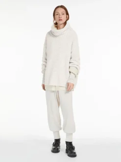 Knitted trousers
