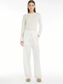 Lightweight cashmere jumper