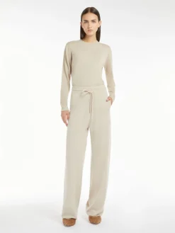 Lightweight cashmere jumper