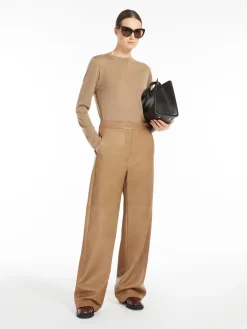 Lightweight cashmere jumper