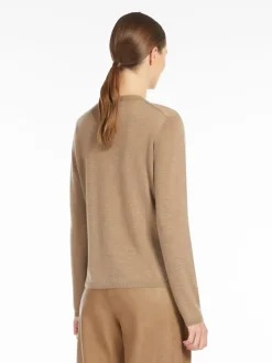 Lightweight cashmere jumper