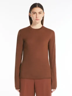Lightweight cashmere jumper