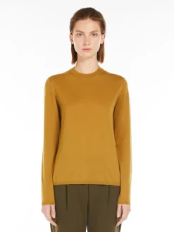 Lightweight cashmere jumper