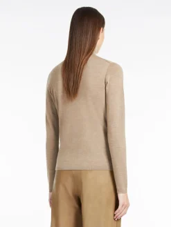 Lightweight cashmere turtleneck