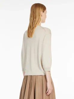 Lightweight wool yarn sweater