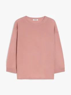 Lightweight wool yarn sweater