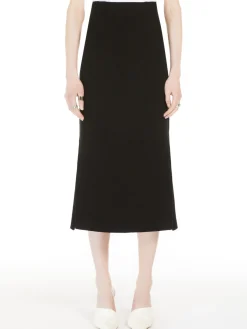 Long skirt with slits