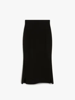 Long skirt with slits