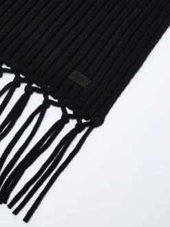 Long wool scarf