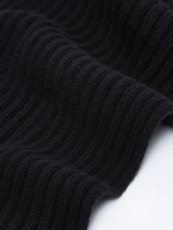 Long wool scarf
