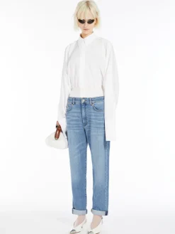 Low-rise boyfriend jeans