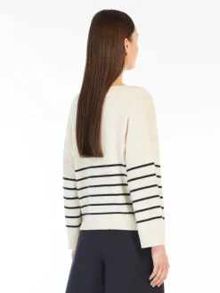 Oversized cashmere sweater