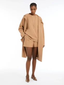 Oversized jersey sweatshirt