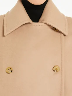 Oversized wool and cashmere coat