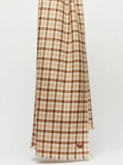 Patterned wool stole