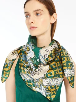 Printed silk maxi pocket square