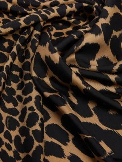 Printed silk square foulard