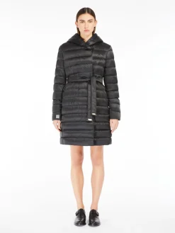 Reversible down jacket in water-repellent satin