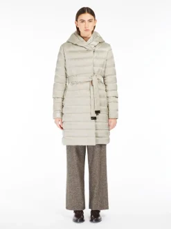 Reversible down jacket in water-repellent satin