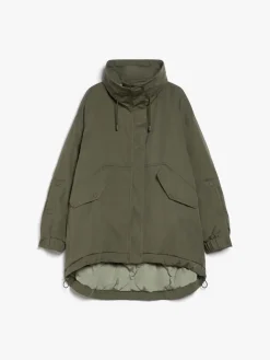 Reversible water-repellent fabric parka
