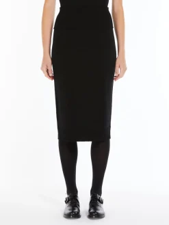 Seamless wool skirt