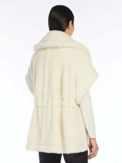 Short cape in alpaca and wool Teddy fabric