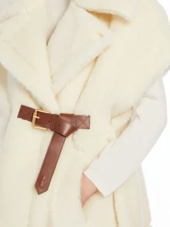 Short cape in alpaca and wool Teddy fabric