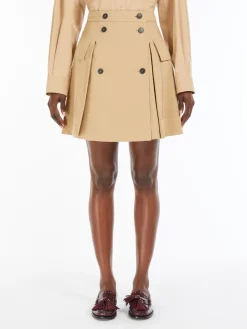 Short skirt in cotton gabardine