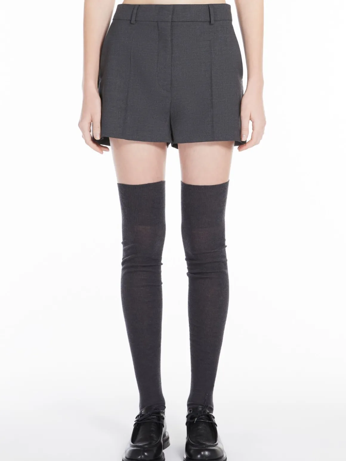 Stretch wool shorts