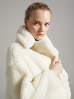 Teddy Bear Icon Coat in alpaca and wool