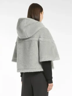 Teddy fabric boxy cape