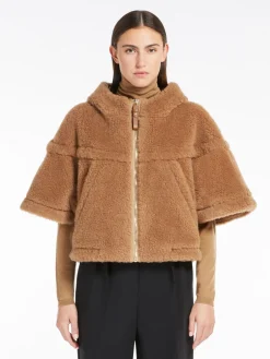 Teddy fabric boxy cape